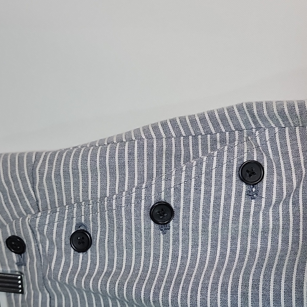 BANANA REPUBLIC | Blue & White Strip Nautical Shorts - Picture 3 of 6
